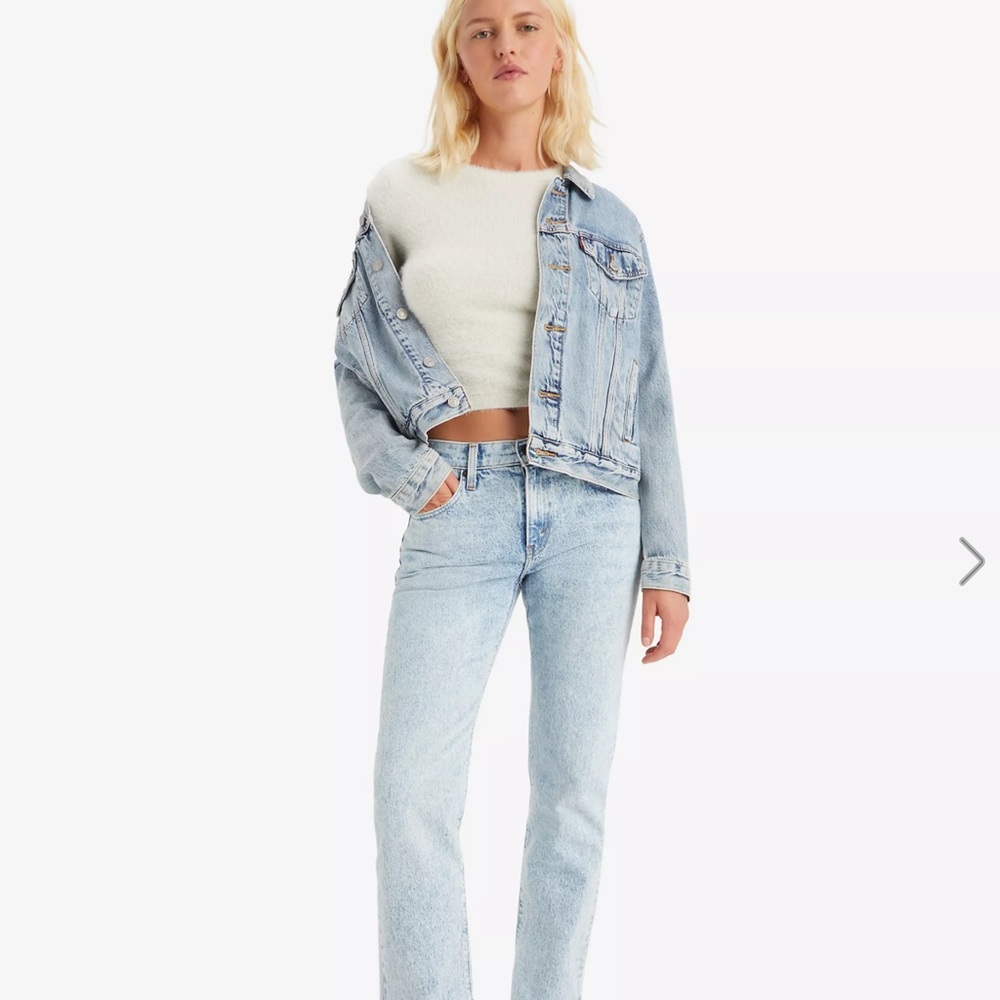Levi's Women's Light Blue Straight Leg Jeans
